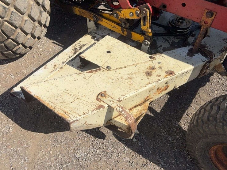 interntional-184-2wd-tractor-image-9