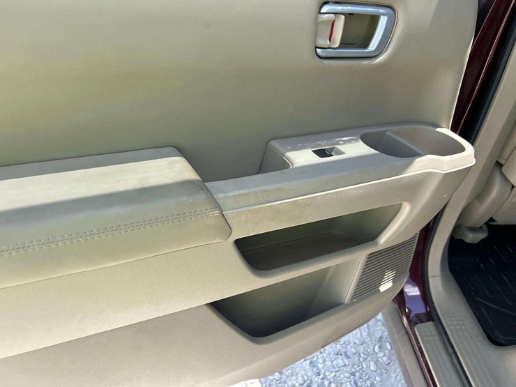 2012-honda-pilot-image-22