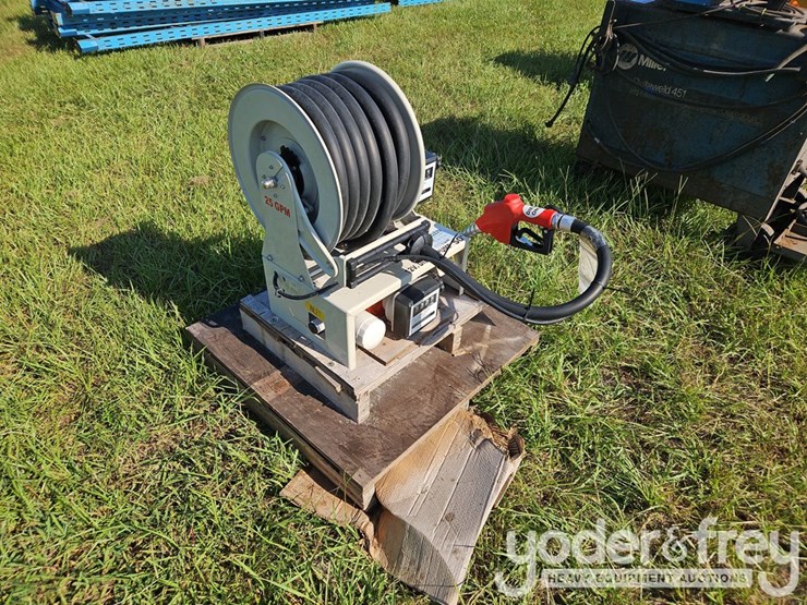 unused-1"-fuel-hose-reel-w/-pump-image-2
