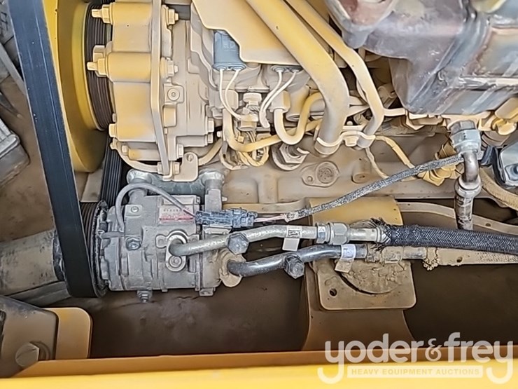 2018-deere-850k-lgp-image-37