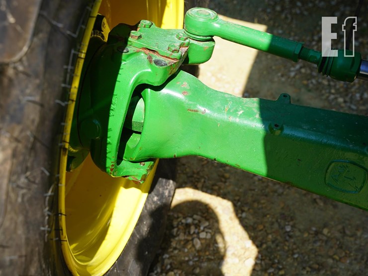 2013-john-deere-6125m-image-12