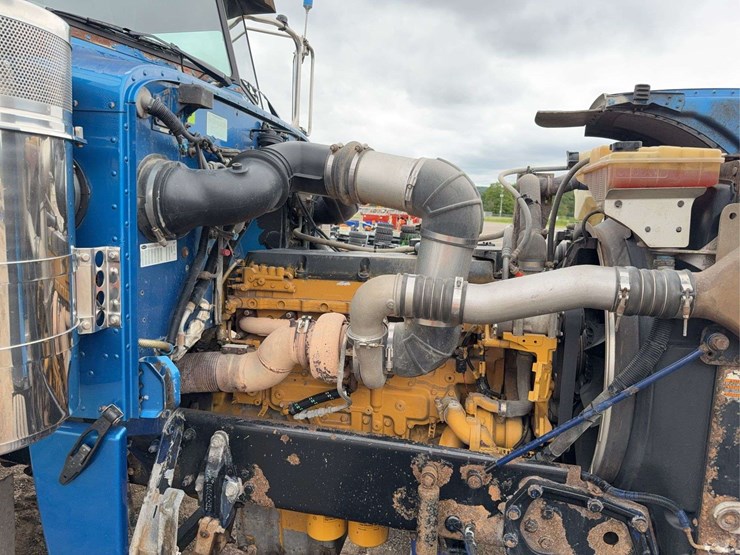 2008-peterbilt-388-image-40