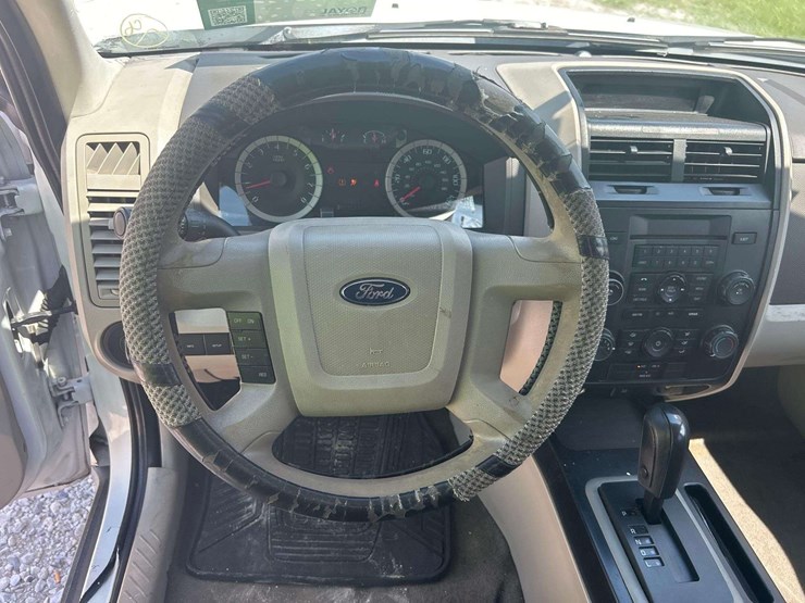 2012-ford-escape-xls-image-11