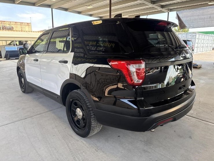 2016-ford-explorer-image-5