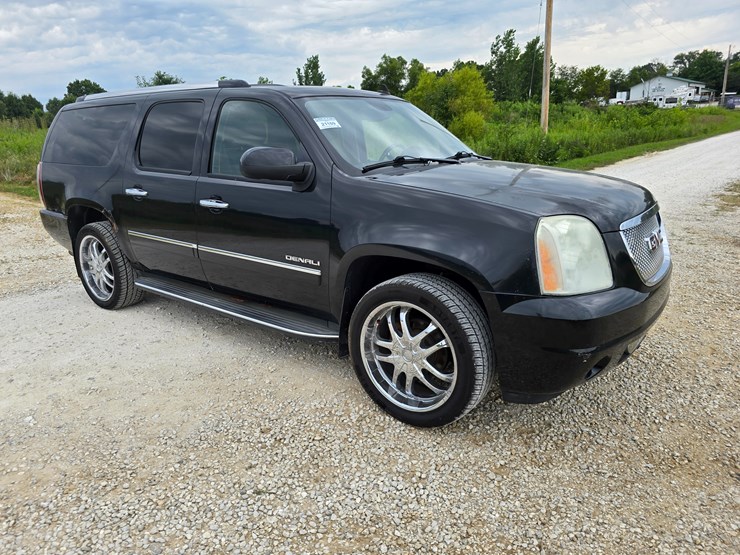 2011-gmc-yukon-xl-image-36
