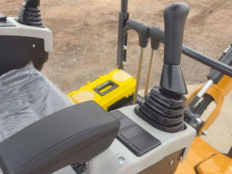 sdlanch-sdle20-mini-excavator-image-23