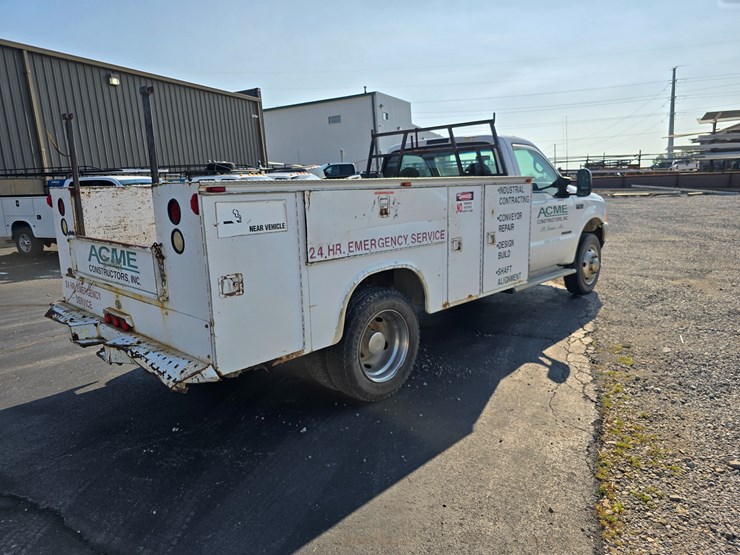 2000-ford-f550-image-23