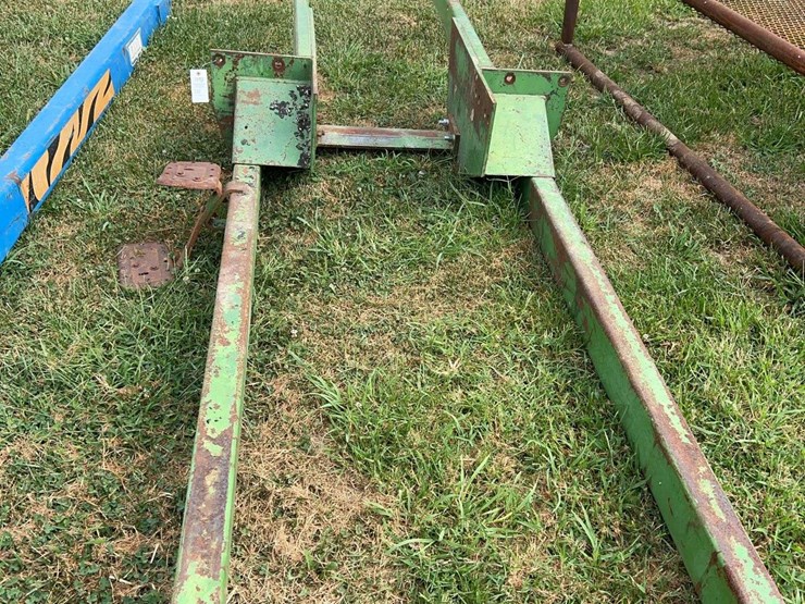 john-deere-146-image-1