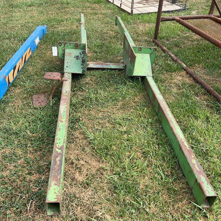 JOHN DEERE 146