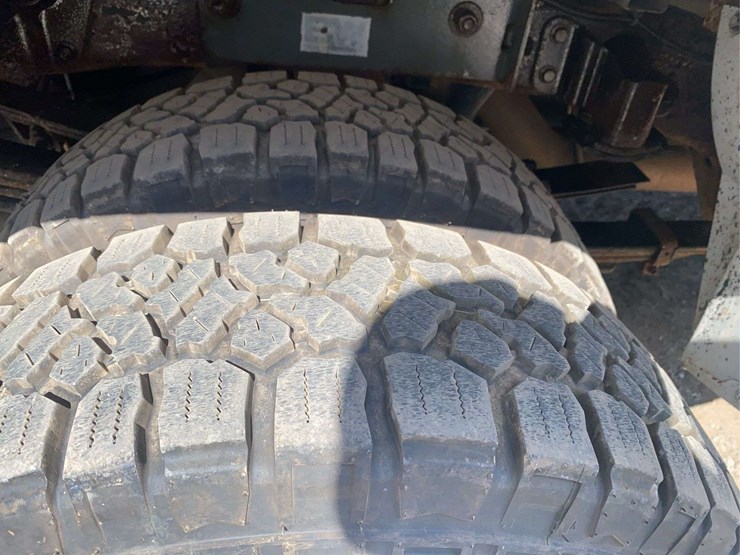 2012-chevrolet-3500-image-16
