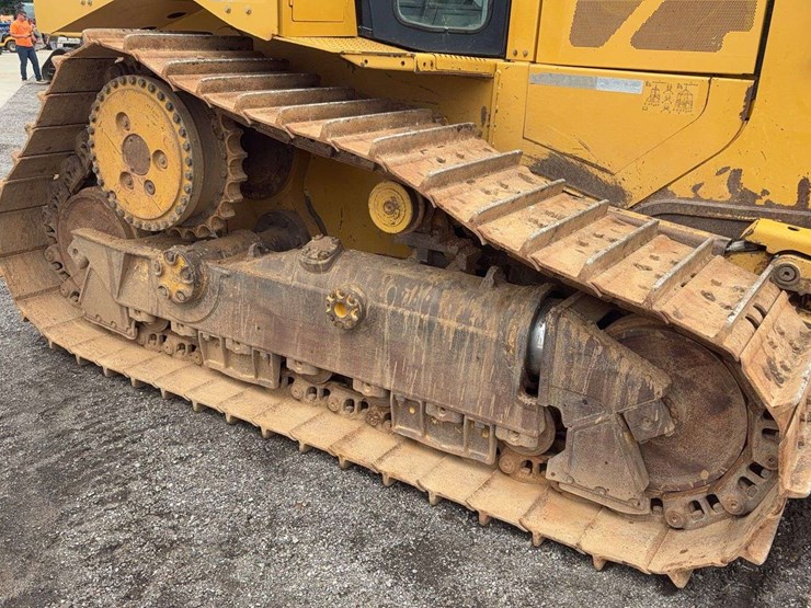 2013-caterpillar-d6t-xw-image-18