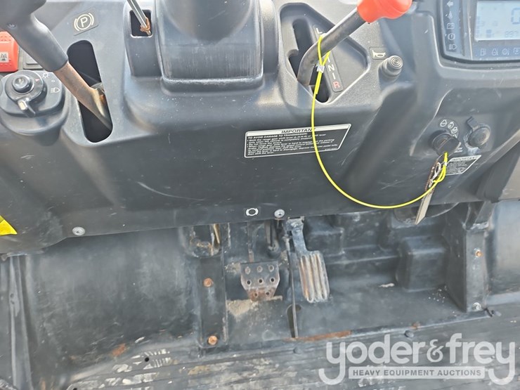 2022-kubota-rtvx1140-image-19