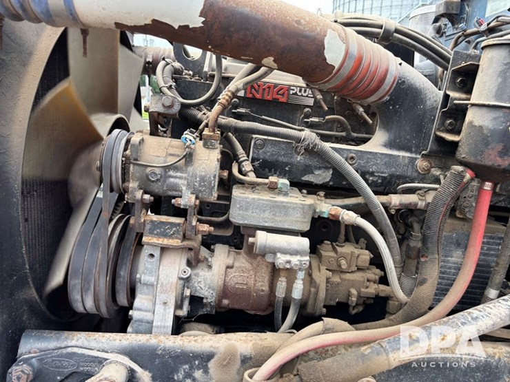 2002-peterbilt-379-image-33