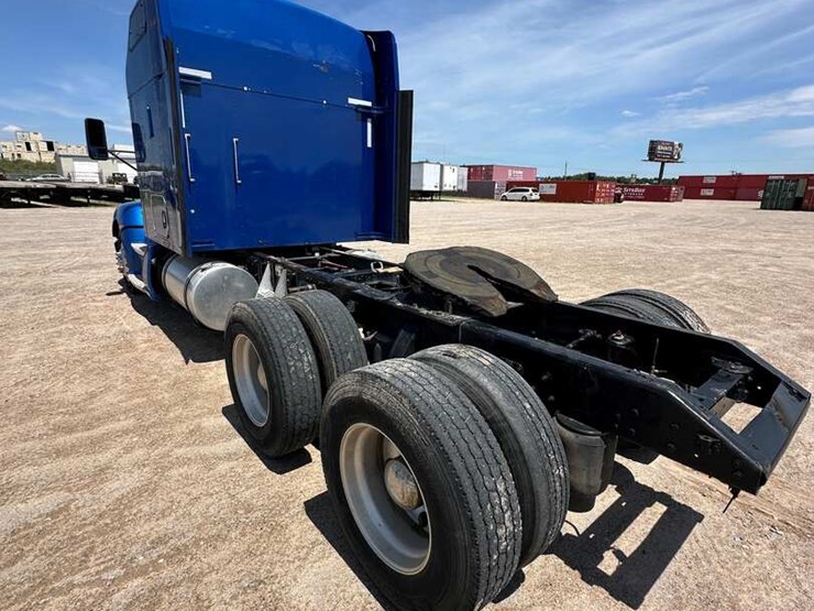 2014-kenworth-t660-image-4