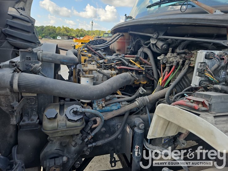 2004-caterpillar-3126-image-21