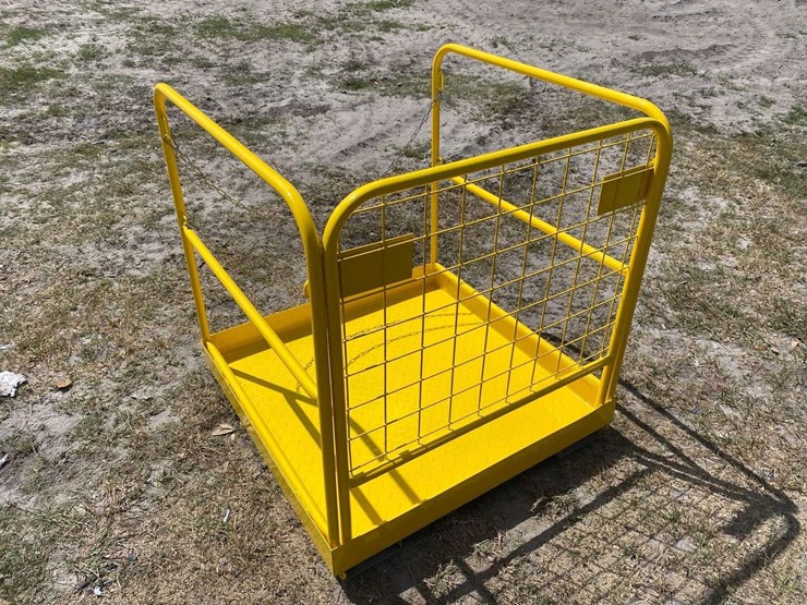 2025-safety-basket-forklift-attachment-image-4