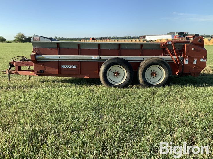 hesston-s370-image-8