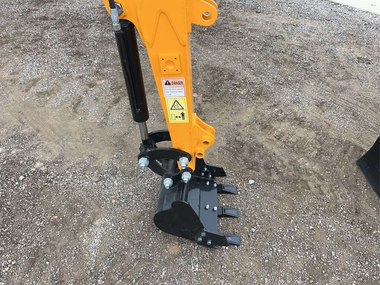 mini-pro-1.5-ton-mini-excavator-image-8