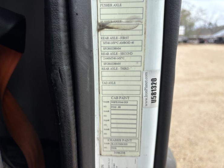 #78680-•-2014-volvo-vnm-truck-tractor-image-39