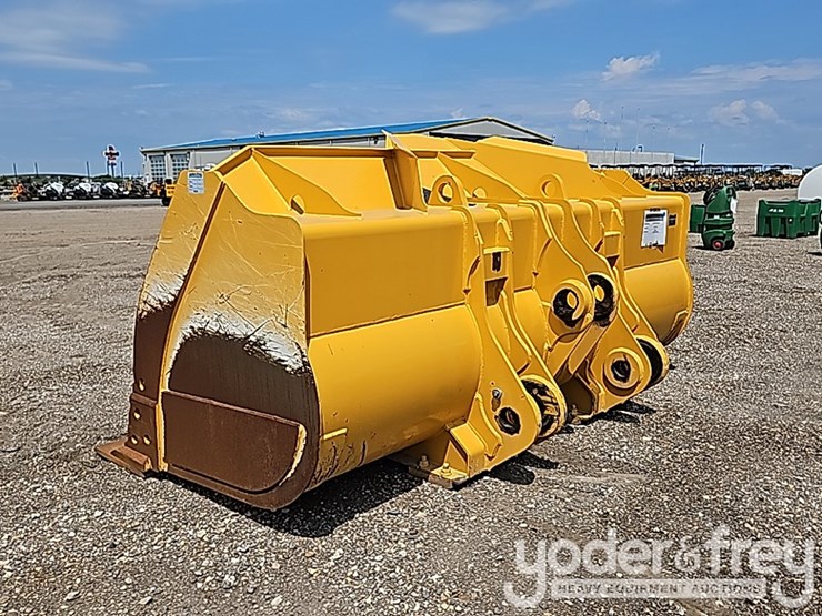 john-deere-744-image-3