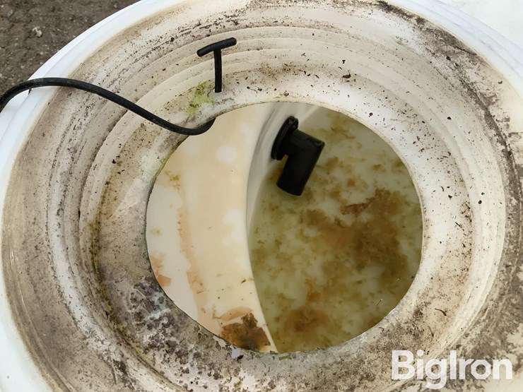 210-gal-plastic-water-tank-image-11