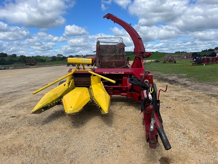 new-holland-900-image-2