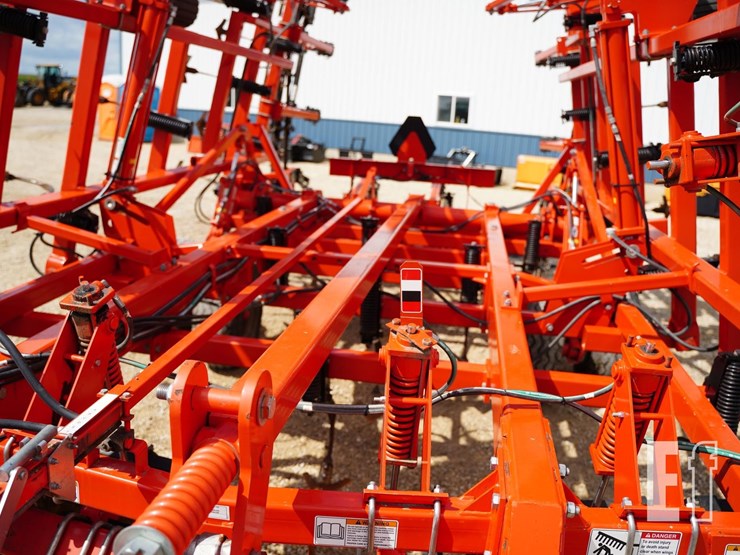 2015-kuhn-krause-6205-31-image-27
