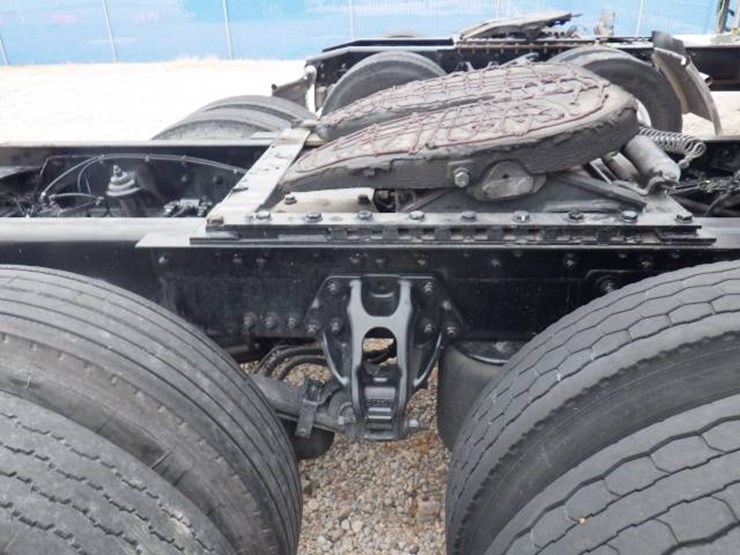 2022-kenworth-t680-image-6