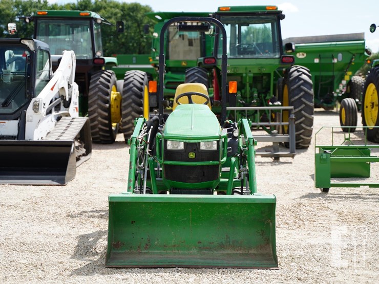 2018-john-deere-1025r-image-2