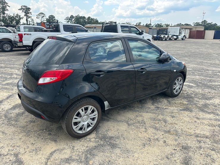 #22813-•-2012-mazda-2-image-3