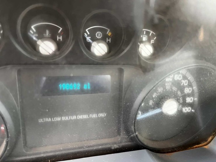 2015-ford-f550-image-11
