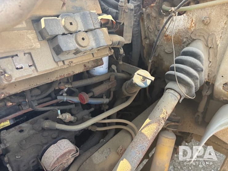 2000-ihc-4900-dry-tender-truck-(dr12098,-unit-25102)-image-34