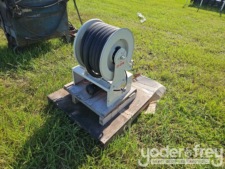 unused-1"-fuel-hose-reel-w/-pump-image-1