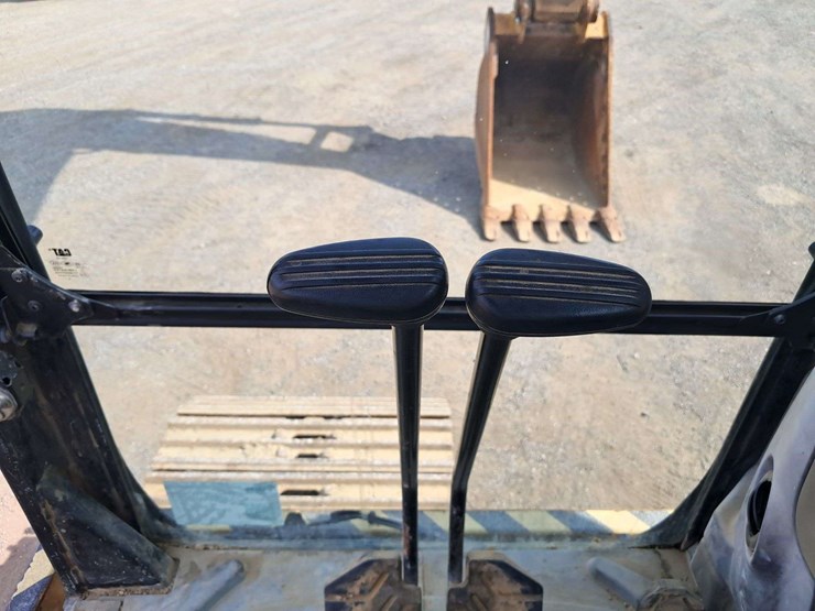 2011-caterpillar-320dl-image-24