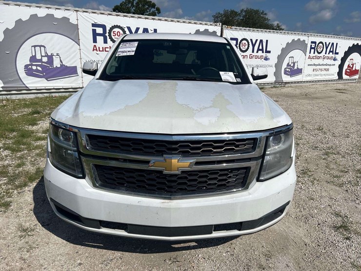 2015-chevrolet-tahoe-image-21
