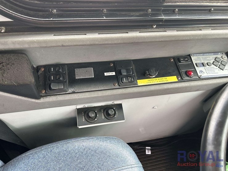 2002-blue-bird-f131612-bus-image-14