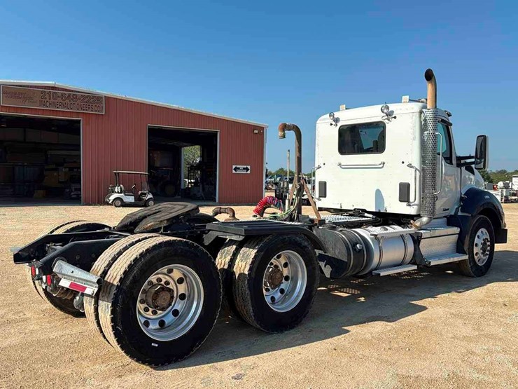 2019-kenworth-t880-image-4