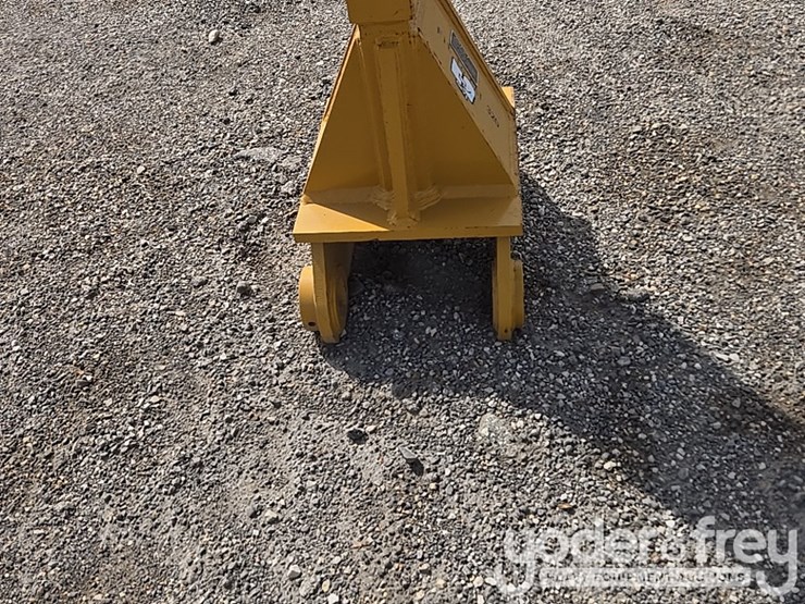 caterpillar-320-image-6