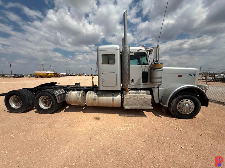 2013-peterbilt-388-image-8