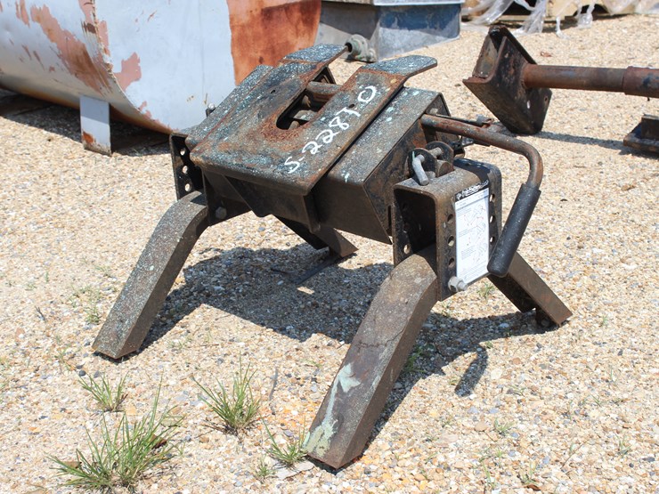 #22870-•-gooseneck-fifth-wheel-hitch-image-2