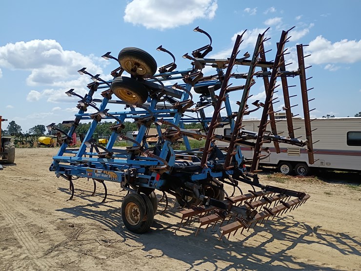 #18871-•-case-ih-tiger-mate-ii-cultivator-image-3