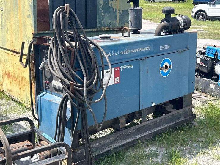 miller-wildcat-350-d-welder-image-1