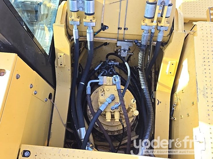 2015-caterpillar-336-f-image-71