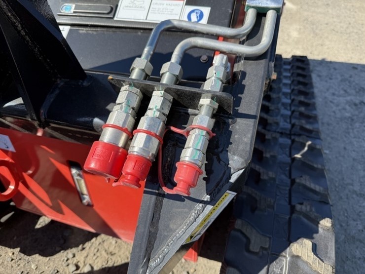 2025-aboss-gh380-mini-compact-track-loader-image-11