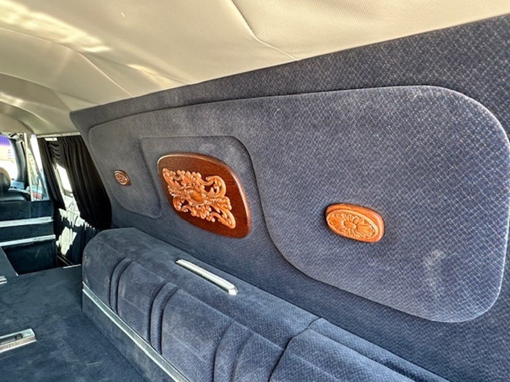 #22948-•-1997-cadillac-victoria-hearse-image-23