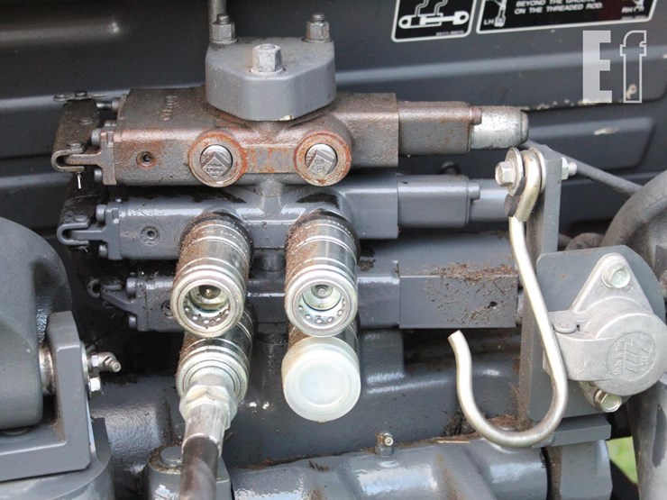 2012-kubota-m5-111-image-7