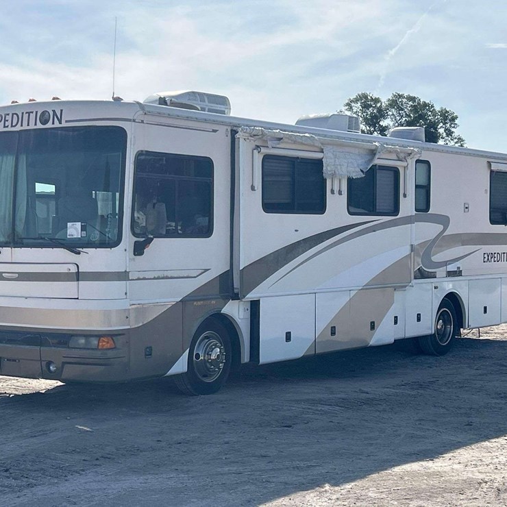 2002 Fleetwood Expedition 36ft Motorhome
