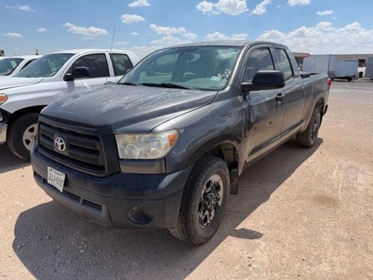 2013-toyota-tundra-image-1