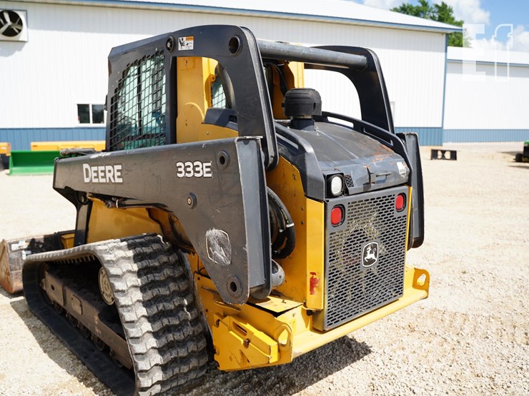 2015-deere-333e-image-22
