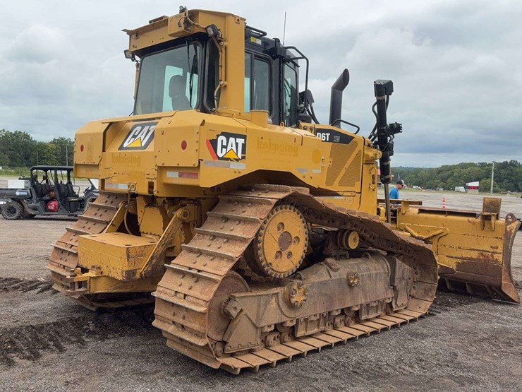 2013-caterpillar-d6t-xw-image-3